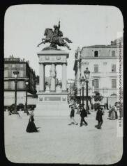 Puy-de-Dôme. Clermont-Ferrand : statue de Vercingétorix. - [entre 1900 et 1920]. - Photographie