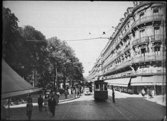 [Toulouse : rue d'Alsace-Lorraine et square du Capitole : magasin Printafix]. - Toulouse : édition Labouche frères, [entre 1934 et 1950]. - Photographie