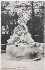 31. Toulouse : statue de Goudouli [Goudelin], poète toulousain, par Falguière (square Lafayette). - Toulouse : phototypie Labouche frères, marque LF au verso, [entre 1920 et 1950]. - Carte postale