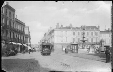 134. Toulouse : place Olivier. - Toulouse : maison Labouche frères, [entre 1910 et 1930]. - Photographie