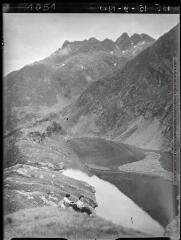 Luchon : lac Vert. Vue prise vers le Sacroux. - 15 septembre 1940.