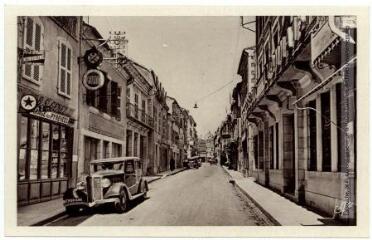 8. Montréjeau : rue du Barry. - Toulouse : édition Labouche frères, marque Elfe, [entre 1937 et 1950]. - Carte postale