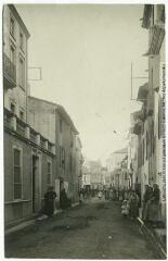 Le Roussillon. 289. Bompas : la Grand'rue / photographie Henri Jansou (1874-1966). - Toulouse : maison Labouche frères, [entre 1900 et 1920]. - Photographie