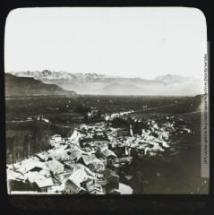 Isère. Sassenage. Au fond Grenoble et la chaîne des Alpes. - [entre 1900 et 1920]. - Photographie