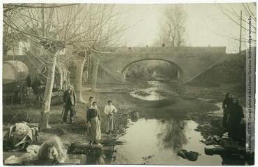 Le Roussillon. 290. Bompas : le pont sur la Basse / photographie Henri Jansou (1874-1966). - Toulouse : maison Labouche frères, [entre 1900 et 1920]. - Photographie
