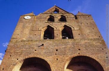 Baziège (patrimoine) : le clocher de l'église, les pountils (petits ponts) sur le chemin des Romains.