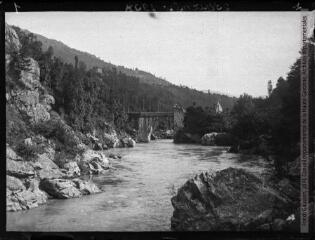Montoulieu : le Pont du Diable vu de l'aval côté nord / cliché Henri Gaussen. - 2 septembre 1908.