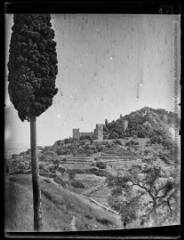 [Var : Hyères : remparts et vestiges du château] (excursion botanique en Provence). - Pentecôte 1936.