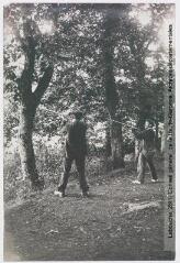 Les Hautes-Pyrénées. Bagnères-de-Bigorre : chasseurs à la montagne du Béda [Bédat]. - Toulouse : maison Labouche frères, [entre 1900 et 1920]. - Photographie