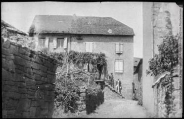 3. Brasc (Aveyron) : école de garçons. - Toulouse : phototypie Labouche frères, [entre 1905 et 1909]. - Carte postale