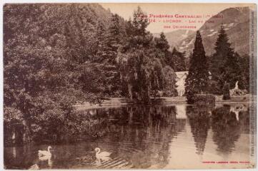 Les Pyrénées Centrales (1ère série). 114. Luchon : lac du parc des Quinconces. - Toulouse : phototypie Labouche frères, marque LF au verso, [entre 1922 et 1937]. - Carte postale