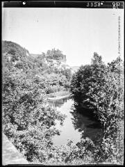 [Dordogne : la vallée et le château de Beynac]. - août 1935.