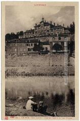 L'Aveyron. 432 bis. Le Gua, près Aubin : vue du bassin et les écoles. - Toulouse : phototypie Labouche frères, [entre 1918 et 1937]. - Carte postale
