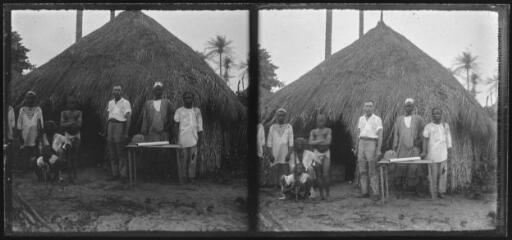 5. Cercle de Boké. Camp des pêcheurs soussous de Mougoula [Mogoula] : les cases. Le chef de pêche. - 20 février 1923