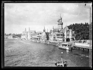 Bâtiments et édifices du Vieux Paris construits sur la rive droite de la Seine. - 1900. - Photographie