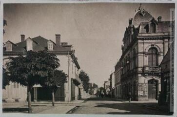 Les Hautes-Pyrénées. 652. Tarbes : théâtre des Nouveautés / [photographie Henri Jansou (1874-1966)]. - Toulouse : phototypie Labouche frères, [entre 1918 et 1937]. - Carte postale