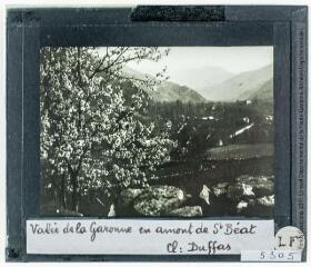 Vallée de la Garonne en amont de Saint-Béat / cliché François Duffas. - [après 1920].
