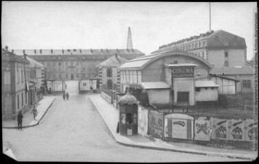 82. Toulouse : caserne de la 53e demi-brigade d'Aérostation. - Toulouse : maison Labouche frères, [entre 1930 et 1940]. - Photographie