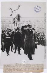 Le général Goering inaugure l'exposition internationale de la chasse : le général Goering arrivant à l'exposition dans son uniforme du veneur / photographie Associated Press Photo, Paris. - 4 novembre 1937. - Photographie
