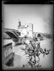 [Avignon : le pont Saint-Bénézet]. - mars-avril 1936.