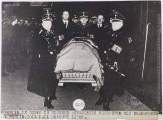 Berlin : le corps du coureur automobile Rosemeyer est transporté à Berlin / photographie Fulgur, Paris. - 31 janvier 1938. - Photographie