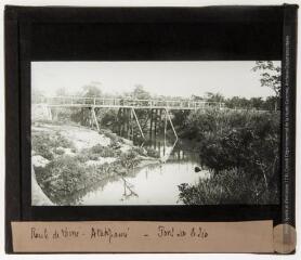 Route de Lomé, Atakhpame : pont sur le Jio.