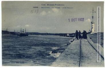Les Basses-Pyrénées. 1533. Bayonne : la Barre, côté Boucau. - Toulouse : phototypie Labouche frères, [entre 1918 et 1937], tampon d'édition du 1er octobre 1922. - Carte postale