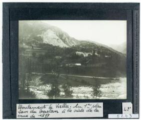 Aran : éboulement de Viella. Au 1er plan lave du Bastan à la suite de la crue de 1897 [reproduction d'une photographie]. - [après 1920].