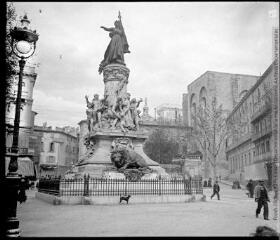 Avignon. 2 avril 1902. [Monument du Centenaire de l'annexion du Comtat-Venaissin à la France].