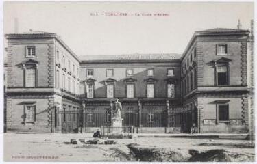 135. Toulouse : la cour d'appel. - Toulouse : phototypie Labouche frères, marque LF au verso, [entre 1920 et 1950]. - Carte postale
