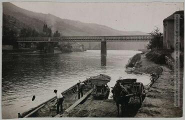 Aveyron. 99. Penchot [Boisse-Penchot] : le pont métallique / photographie Henri Jansou (1874-1966). - Toulouse : maison Labouche frères, [entre 1900 et 1940]. - Photographie