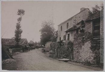 Le Tarn. 782. Environs de Mazamet : Vintrou : intérieur du village. - Toulouse : maison Labouche frères, [entre 1900 et 1940]. - Photographie