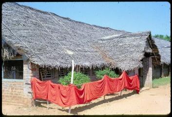 B 1189-1193. Pondichéry (Tamil Nadu, Inde) : paysages, maison.