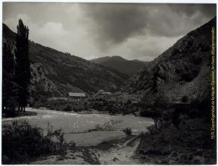 Espagne : val d'Aran : la Garonne / J.-E. Auclair photogr. - [entre 1920 et 1950]. - Photographie
