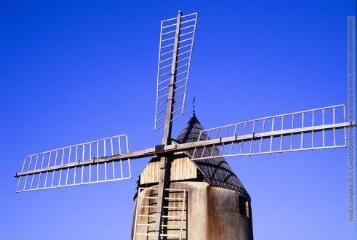 Montbrun-Lauragais : le moulin.