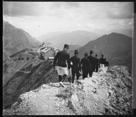 Arêtes et fort du Janus, le Chaberton 3138 m. 29 juillet 1905.