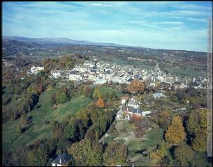 Brommat, Aveyron : [vue générale]. - septembre 1976. - Photographie