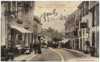Les Hautes-Pyrénées. 1015. Barèges : entrée de la ville. - Toulouse : phototypie Labouche frères, [entre 1918 et 1937], tampon d'édition du 12 octobre 1928. - Carte postale