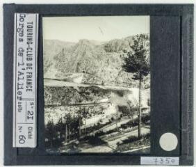 Gorges de l'Allier / photographie Touring-Club de France. - [entre 1900 et 1920].