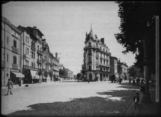 [Toulouse : rues Ozenne et du Languedoc]. - Toulouse : édition Labouche frères, [entre 1920 et 1950]. - Photographie