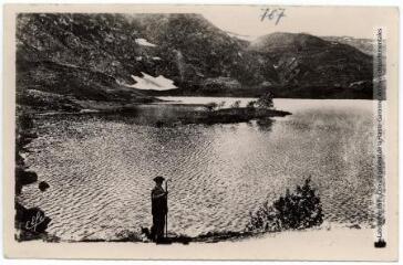 767. Aulus-les-Bains : étang de Lers (1 390 m.). - Toulouse : éditions Pyrénées-Océan, Labouche frères, marque Elfe, [vers 1950]. - Carte postale