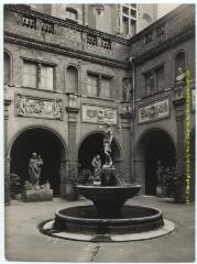 Toulouse : musée des Augustins : petit cloître / J.-E. Auclair, Melot photogr. - [entre 1920 et 1950]. - Photographie