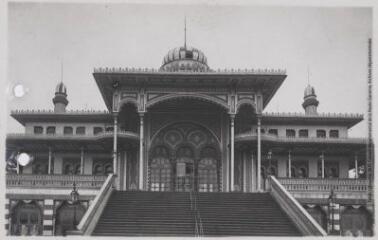 [Arcachon : entrée du casino mauresque] / photographie E. Lejeune, 91 avenue Berthelot, Lyon. - Toulouse : maison Labouche frères, [entre 1900 et 1920]. - Photographie