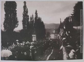 Les Basses-Pyrénées. 1064. Bétharram : fêtes du couronnement de la Vierge : la procession / Cliché Ed. Jacques. - Toulouse : phototypie Labouche frères, [entre 1905 et 1937]. - Carte postale