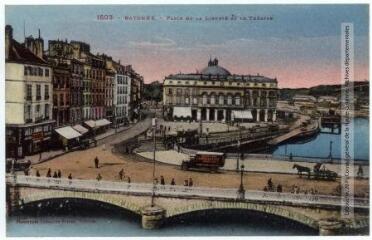 1503. Bayonne : place de la Liberté et le théâtre. - Toulouse : phototypie Labouche frères, [entre 1905 et 1937]. - Carte postale