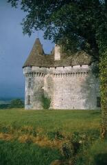 A 591-592. Périgueux (Dordogne) (de nuit). A 593-594. Bergerac : Institut du tabac. A 595-601. Château de Monbazillac.