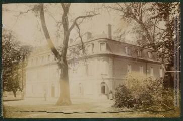 437. Les Bordes[-sur-Arize] : le château / photographie Henri Jansou (1874-1966). - Toulouse : maison Labouche frères, [entre 1900 et 1940]. - Photographie