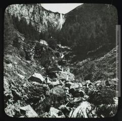 Puy-de-Dôme. La grande cascade du Mont-Dore. - [entre 1900 et 1920]. - Photographie