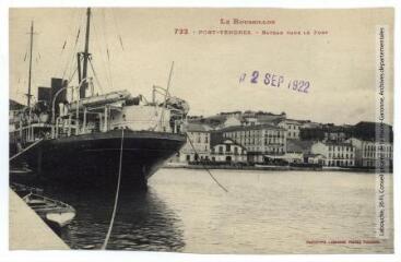 Le Roussillon. 733. Port-Vendres : bateau dans le port. - Toulouse : phototypie Labouche frères, marque LF au recto, [1905-1907], tampon d'édition du 2 septembre 1922. - Carte postale