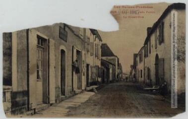 Les Basses-Pyrénées. 498. Bellocq, près Puyoo : la Grand'rue. - Toulouse : phototypie Labouche frères, [entre 1905 et 1918], tampon d'édition du [?] octobre 1917. - Carte postale